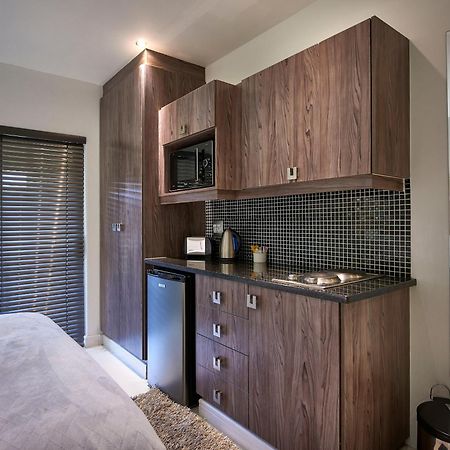 Dynasty Forest Sandown Self Catering Hotel Johannesburg Dış mekan fotoğraf