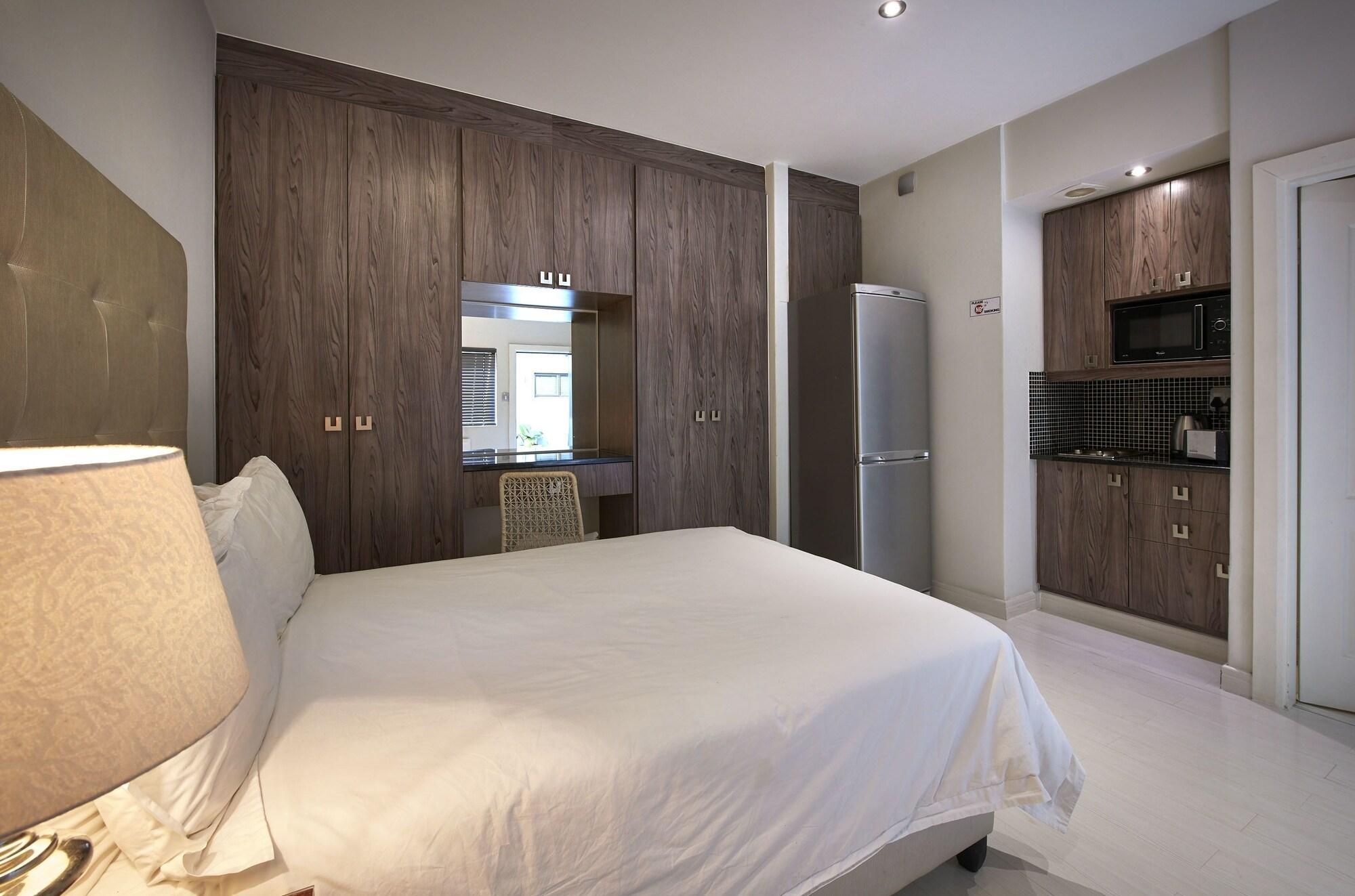 Dynasty Forest Sandown Self Catering Hotel Johannesburg Dış mekan fotoğraf