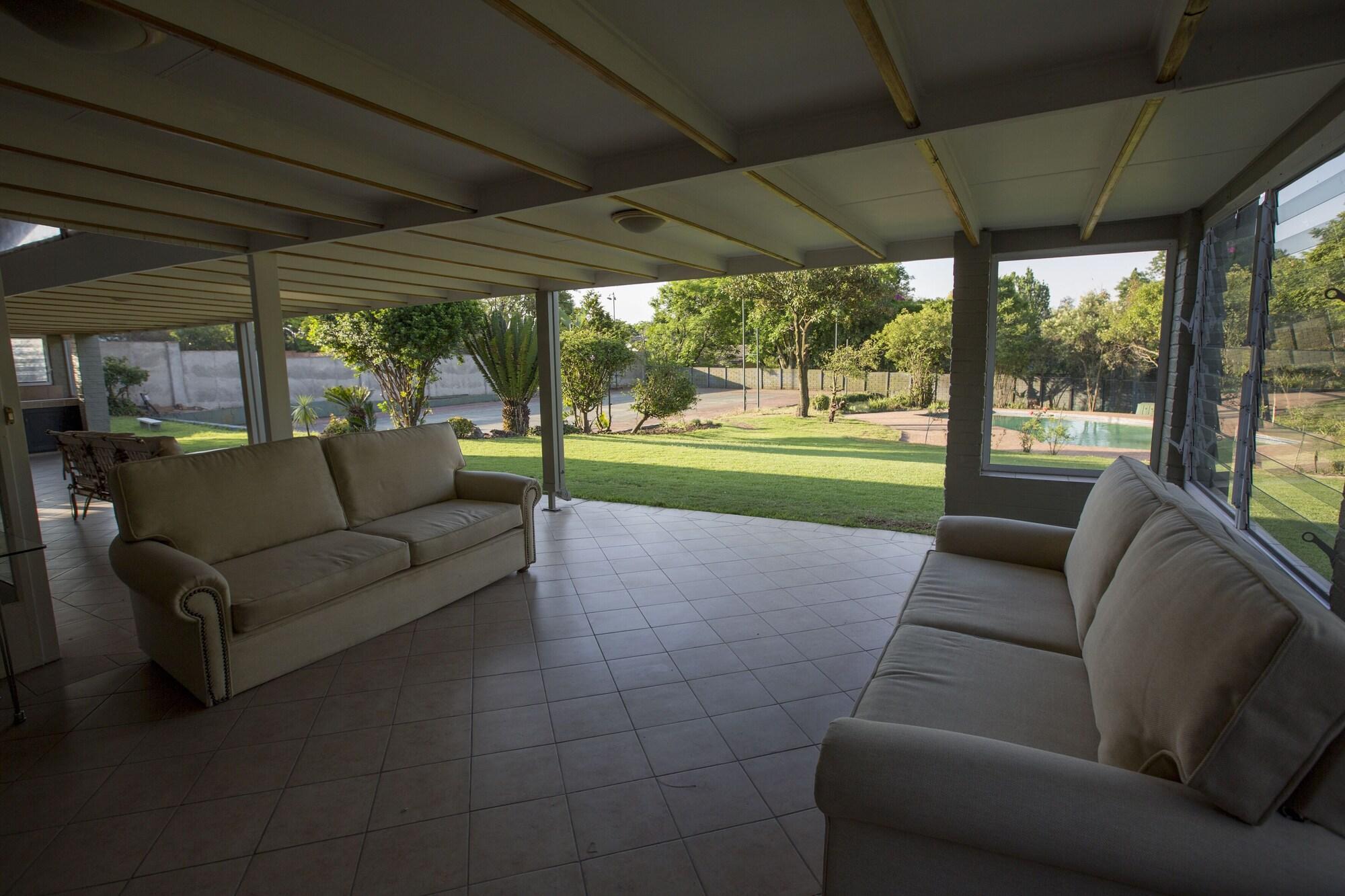 Dynasty Forest Sandown Self Catering Hotel Johannesburg Dış mekan fotoğraf